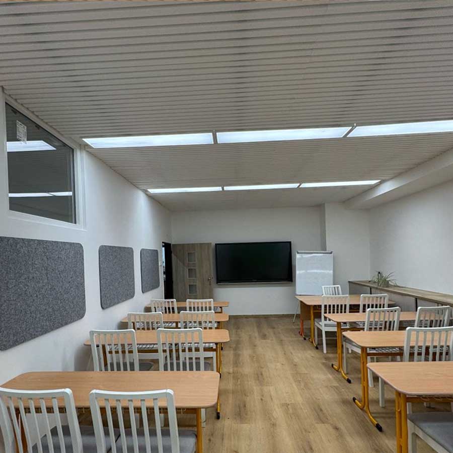 Akustické lamely v jazykovej učebni