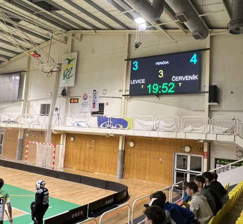 Športová hala Levice s panelmi AKustišport