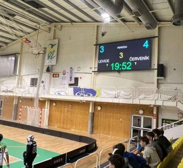 Športová hala Levice s panelmi AKustišport