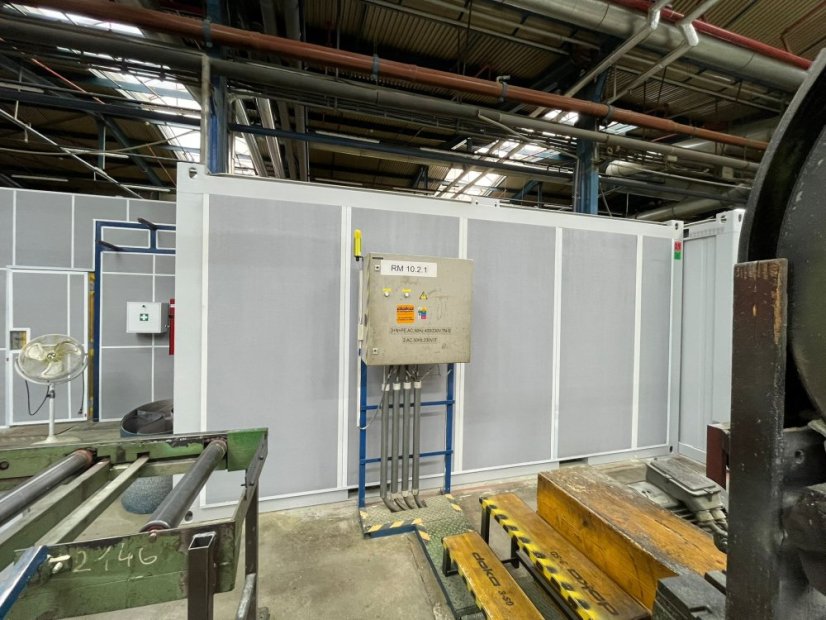 Pnel Industrz v U profiloch